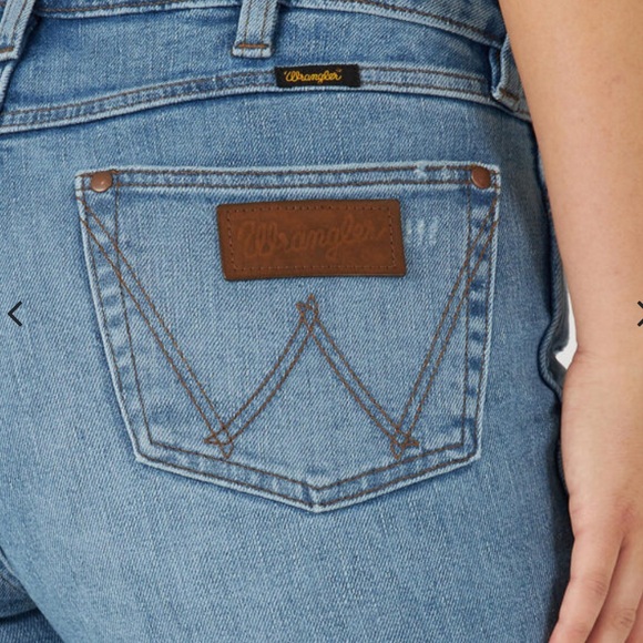 WRANGLER RETRO SLIM BOOT - Picture 1 of 9